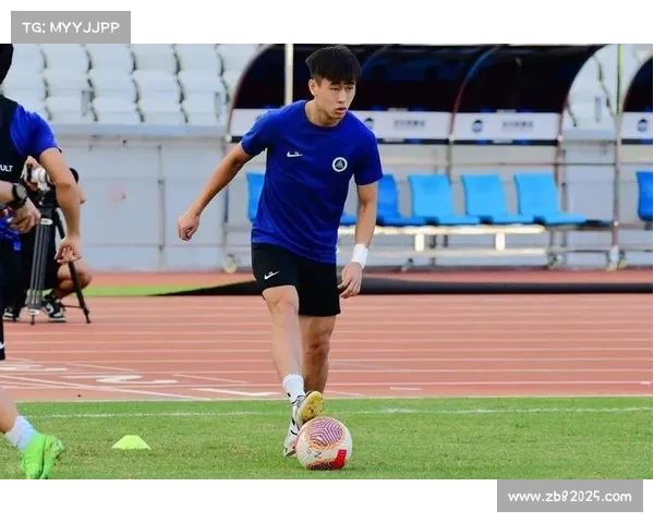 上海申花每日训练花絮曝光 球员状态调整全记录精彩呈现